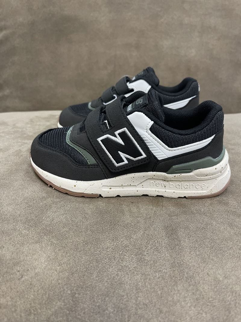 NEW BALANCE SHOES